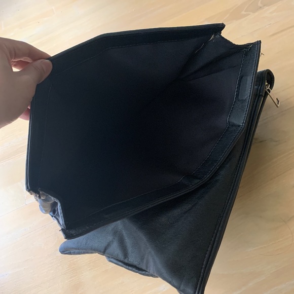 Animal print texture large clutch - Picture 3 of 4